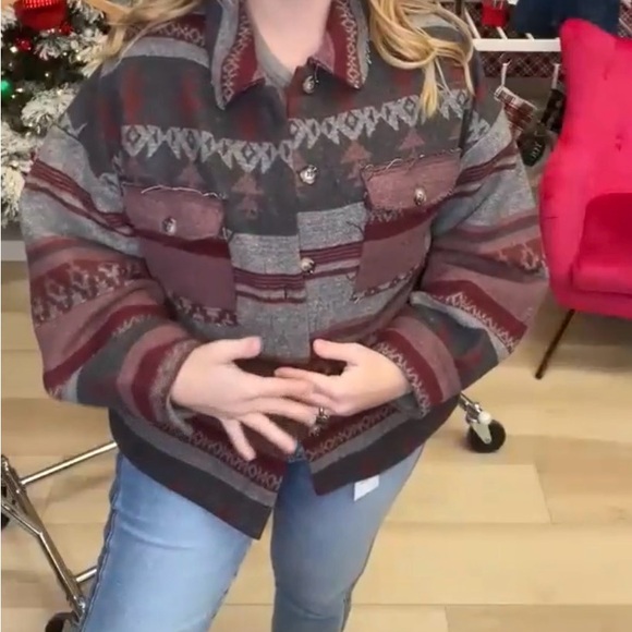 Aztec shacket Jacket - Picture 3 of 6